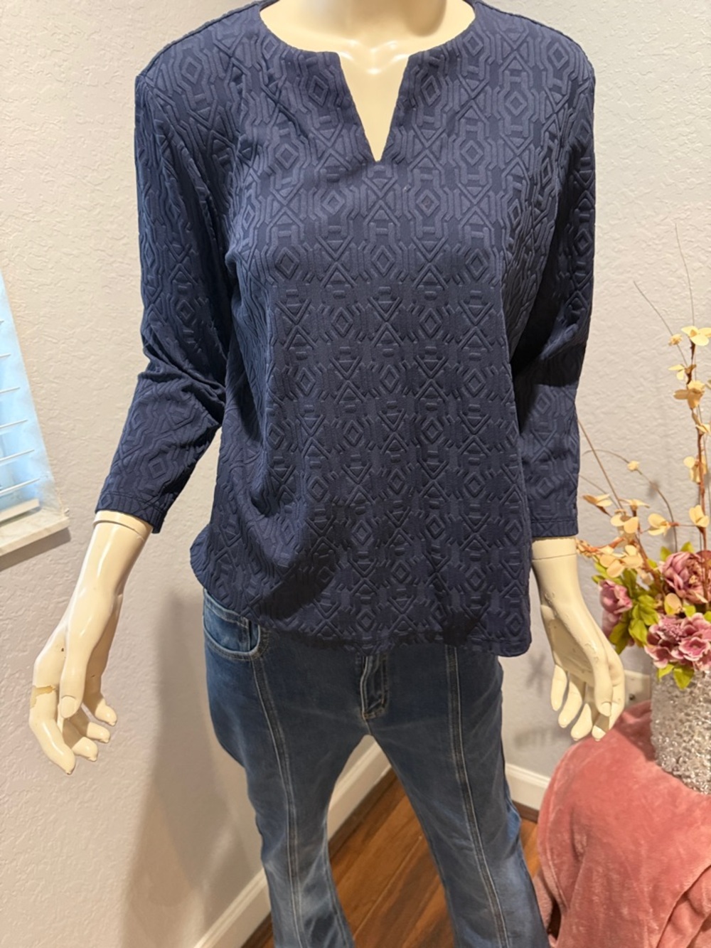 J. McLaughlin Navy Textured Top